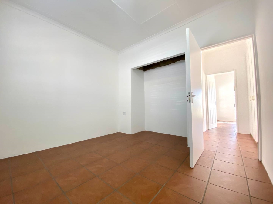 7 Bedroom Property for Sale in Myburgh Park Western Cape
